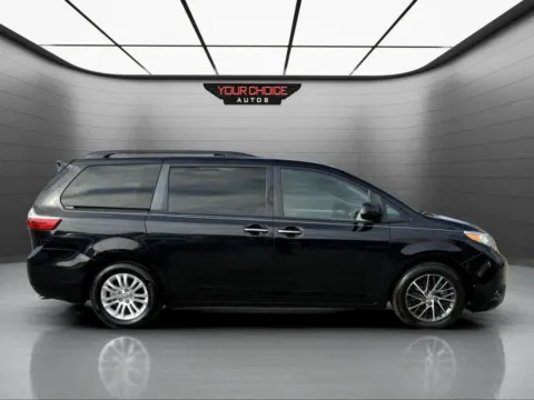 More photos of 2016 Toyota Sienna XLE 8 Passenger 4dr Mini Van at Your Choice Autos - Waukegan, IL