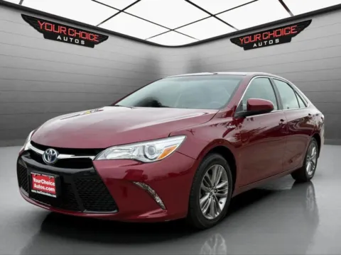Red 2016 Toyota Camry Hybrid SE 4dr Sedan for sale in Waukegan, IL
