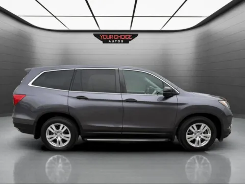 More photos of 2017 Honda Pilot LX at Your Choice Autos - Waukegan, IL