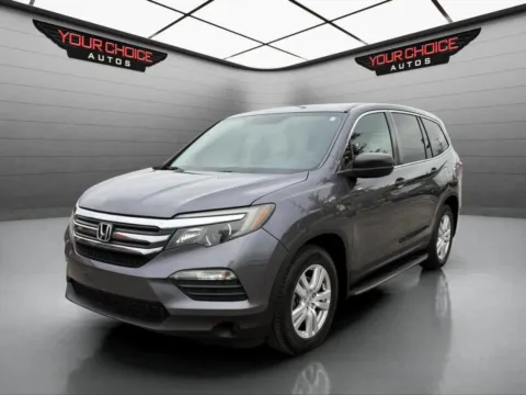 Gray 2017 Honda Pilot LX for sale in Waukegan, IL