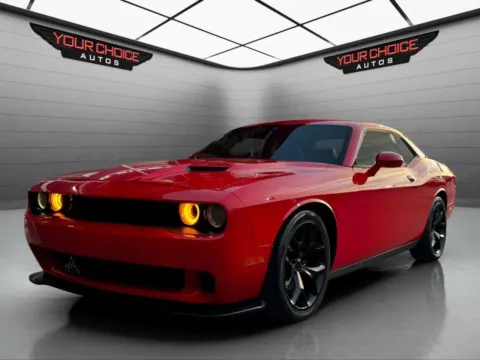 Red 2015 Dodge Challenger SXT Plus for sale in Waukegan, IL