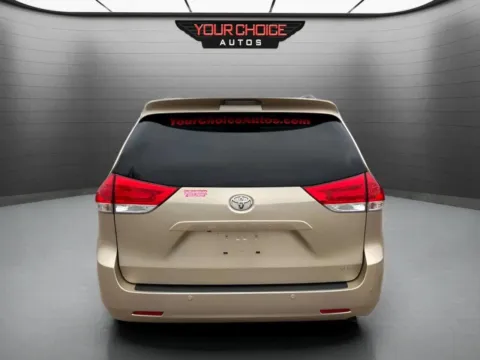 More photos of 2012 Toyota Sienna XLE 8 Passenger 4dr Mini Van at Your Choice Autos - Waukegan, IL