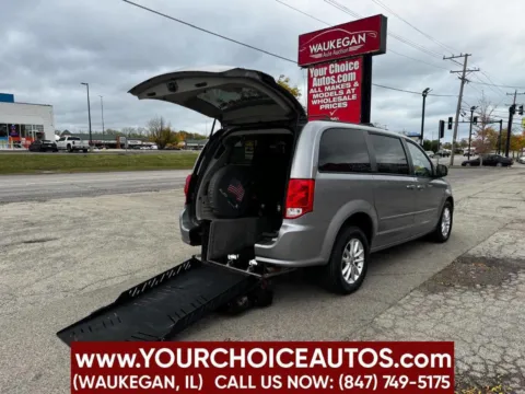 Silver 2016 Dodge Grand Caravan SXT for sale in Waukegan, IL