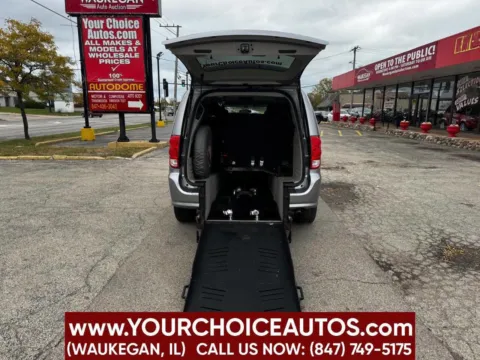 Photos of 2016 Dodge Grand Caravan SXT for sale in Waukegan, IL at Your Choice Autos - Waukegan