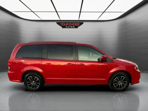More photos of 2016 Dodge Grand Caravan R/T at Your Choice Autos - Waukegan, IL