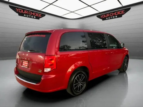 More photos of 2016 Dodge Grand Caravan R/T at Your Choice Autos - Waukegan, IL