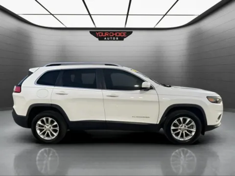 More photos of 2019 Jeep Cherokee Latitude at Your Choice Autos - Waukegan, IL