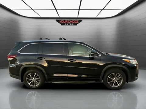 More photos of 2018 Toyota Highlander XLE AWD 4dr SUV at Your Choice Autos - Waukegan, IL