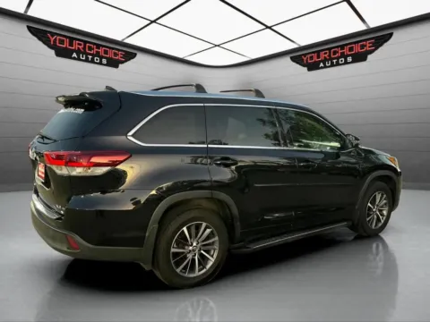 More photos of 2018 Toyota Highlander XLE AWD 4dr SUV at Your Choice Autos - Waukegan, IL