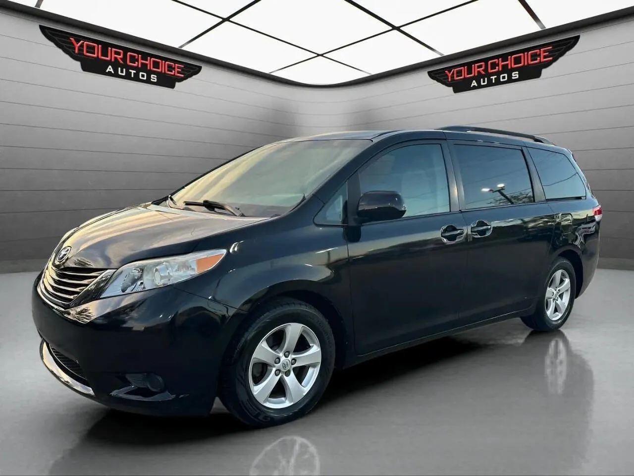 2014 Toyota Sienna LE 8 Passenger 4dr Mini Van