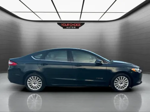 More photos of 2014 Ford Fusion SE Hybrid at Your Choice Autos - Waukegan, IL