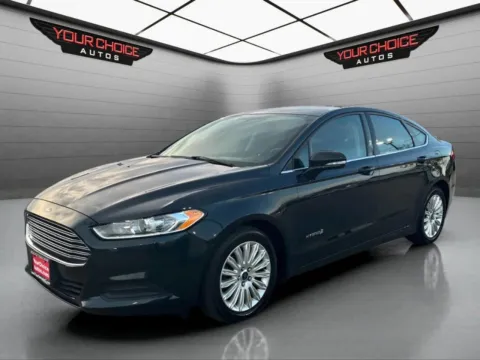 Blue 2014 Ford Fusion SE Hybrid for sale in Waukegan, IL