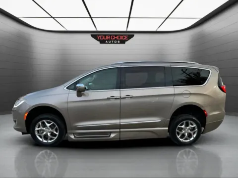 Another view of 2017 Chrysler Pacifica Limited for sale in Waukegan, IL at Your Choice Autos - Waukegan
