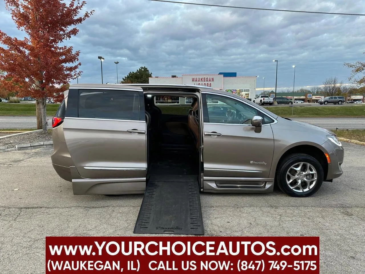 2017 Chrysler Pacifica Limited for sale in Waukegan, IL