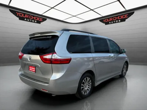 More photos of 2018 Toyota Sienna XLE 8 Passenger 4dr Mini Van at Your Choice Autos - Waukegan, IL