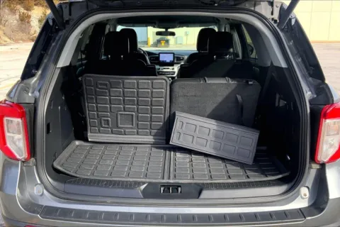 More photos of 2024 Ford Explorer XLT at Cable Dahmer Cadillac of Kansas City, MO