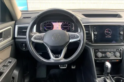 More photos of 2023 Volkswagen Atlas 3.6L V6 SEL Premium R-Line at Cable Dahmer Cadillac of Kansas City, MO