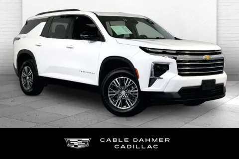 White 2024 Chevrolet Traverse LT for sale in Kansas City, MO