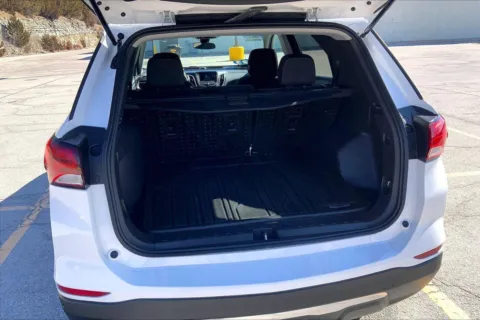 More photos of 2023 Chevrolet Equinox LT at Cable Dahmer Cadillac of Kansas City, MO