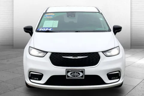 Photos of 2024 Chrysler Pacifica Hybrid Select for sale in Kansas City, MO at Cable Dahmer Cadillac of Kansas City