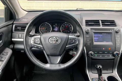 More photos of 2017 Toyota Camry XLE at Cable Dahmer Cadillac of Kansas City, MO