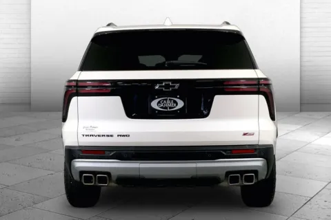 Another view of 2025 Chevrolet Traverse Z71 for sale in Kansas City, MO at Cable Dahmer Cadillac of Kansas City
