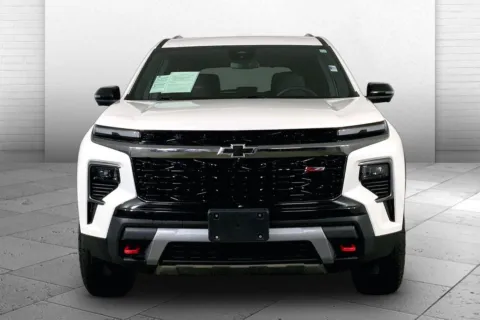 Photos of 2025 Chevrolet Traverse Z71 for sale in Kansas City, MO at Cable Dahmer Cadillac of Kansas City