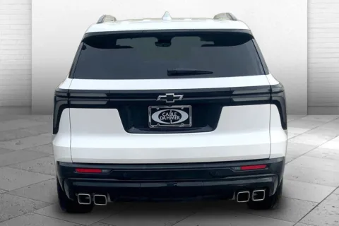 Another view of 2025 Chevrolet Traverse High Country for sale in Kansas City, MO at Cable Dahmer Cadillac of Kansas City