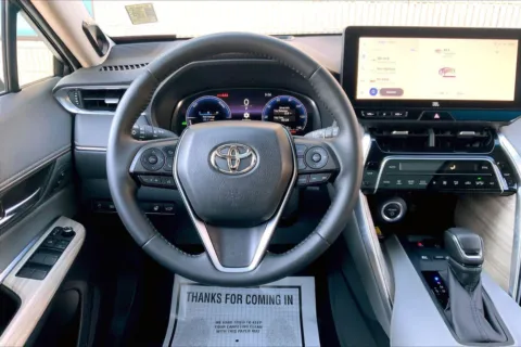 More photos of 2023 Toyota Venza LE at Cable Dahmer Cadillac of Kansas City, MO
