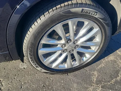 More photos of 2022 Cadillac XT6 Premium Luxury at Cable Dahmer Cadillac of Kansas City, MO