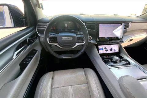 More photos of 2023 Jeep Grand Wagoneer Series II at Cable Dahmer Cadillac of Kansas City, MO