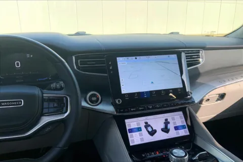 More photos of 2023 Jeep Grand Wagoneer Series II at Cable Dahmer Cadillac of Kansas City, MO