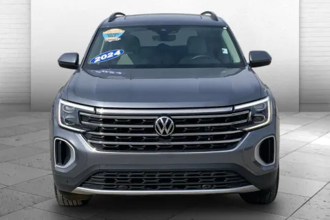 Photos of 2024 Volkswagen Atlas 2.0T SE w/Technology for sale in Kansas City, MO at Cable Dahmer Cadillac of Kansas City