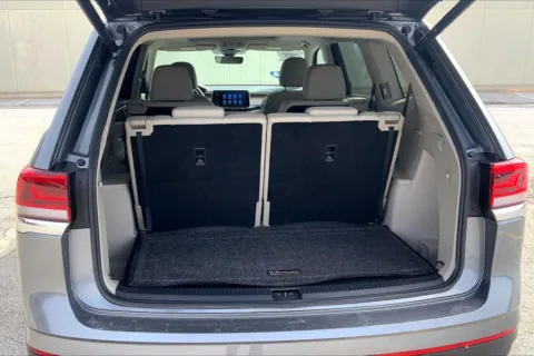 More photos of 2024 Volkswagen Atlas 2.0T SE w/Technology at Cable Dahmer Cadillac of Kansas City, MO