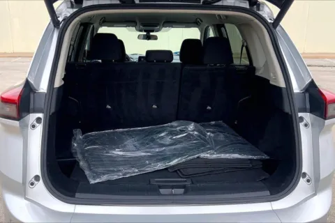 More photos of 2024 Nissan Rogue SV at Cable Dahmer Cadillac of Kansas City, MO