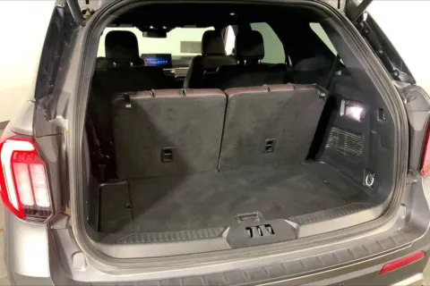 More photos of 2025 Ford Explorer Platinum at Cable Dahmer Cadillac of Kansas City, MO