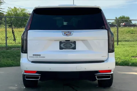 Another view of 2021 Cadillac Escalade Premium Luxury Platinum for sale in Kansas City, MO at Cable Dahmer Cadillac of Kansas City