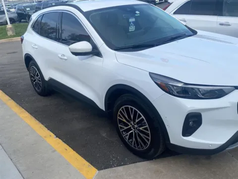 White 2023 Ford Escape PHEV for sale in Kansas City, MO