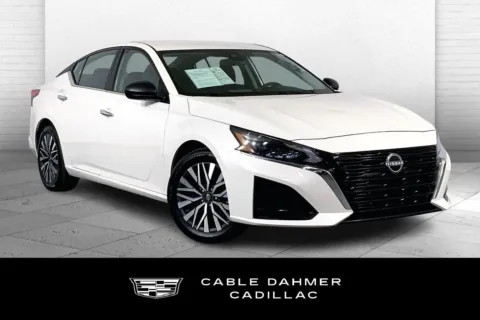 White 2025 Nissan Altima SV for sale in Kansas City, MO