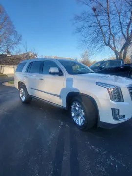 White 2020 Cadillac Escalade Platinum for sale in Kansas City, MO