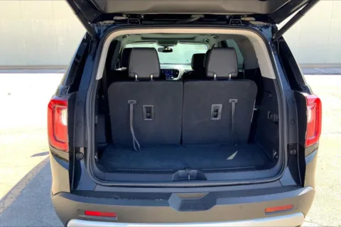 More photos of 2020 GMC Acadia SLT at Cable Dahmer Cadillac of Kansas City, MO