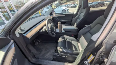 More photos of 2024 Tesla Model Y Long Range at Cable Dahmer Cadillac of Kansas City, MO