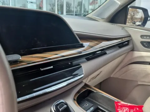 More photos of 2022 Cadillac Escalade ESV Premium Luxury Platinum at Cable Dahmer Cadillac of Kansas City, MO