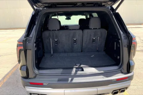 More photos of 2024 Chevrolet Traverse LT at Cable Dahmer Cadillac of Kansas City, MO