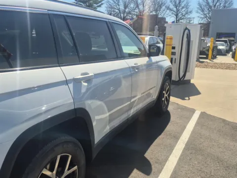 More photos of 2023 Jeep Grand Cherokee L Limited at Cable Dahmer Cadillac of Kansas City, MO