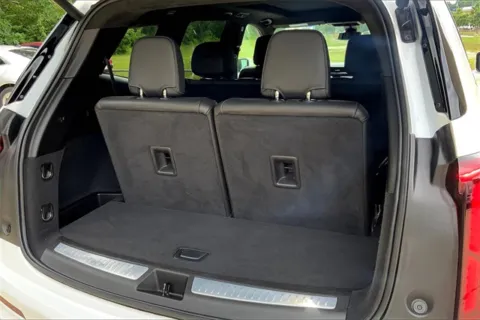 More photos of 2024 Cadillac XT6 Premium Luxury at Cable Dahmer Cadillac of Kansas City, MO