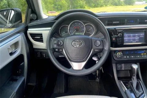 More photos of 2015 Toyota Corolla LE at Cable Dahmer Cadillac of Kansas City, MO