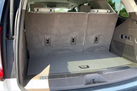 More photos of 2022 GMC Yukon Denali at Cable Dahmer Cadillac of Kansas City, MO