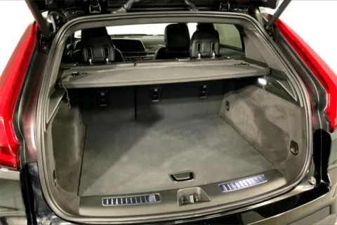 More photos of 2024 Cadillac XT4 Premium Luxury at Cable Dahmer Cadillac of Kansas City, MO