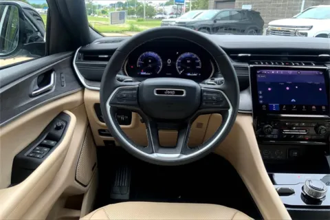 More photos of 2025 Jeep Grand Cherokee Limited at Cable Dahmer Cadillac of Kansas City, MO